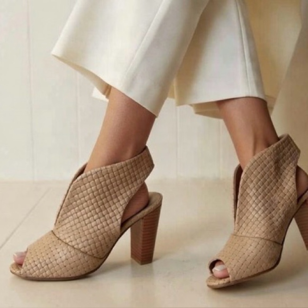 BRENDA ZARO Woven Leather Sling Back Heels Size 36 NWT